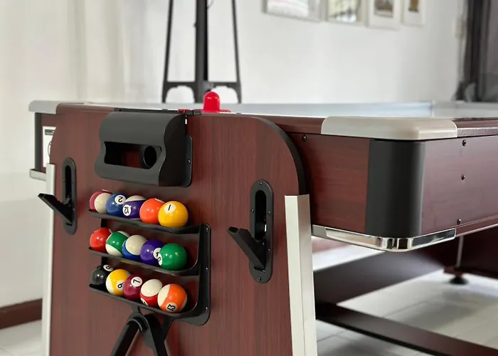 فيلة Miq Hk16, Huay Kwang Mrt, 3br, Pool Table بانكوك