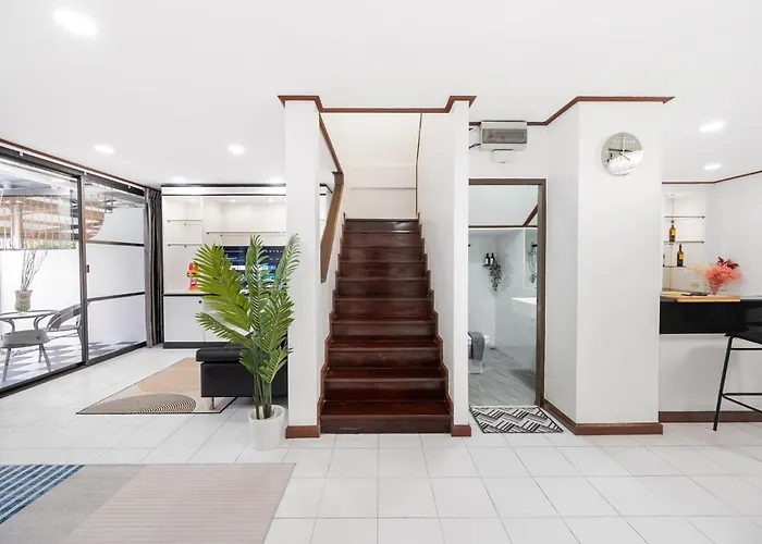 فيلة Miq Hk16, Huay Kwang Mrt, 3br, Pool Table *