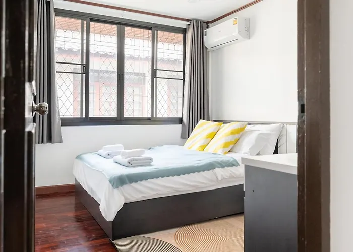 Miq Hk16, Huay Kwang Mrt, 3br, Pool Table *