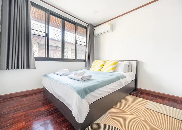 Miq Hk16, Huay Kwang Mrt, 3br, Pool Table فيلة