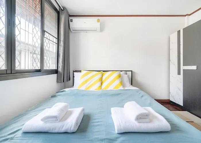 فيلة Miq Hk16, Huay Kwang Mrt, 3br, Pool Table بانكوك