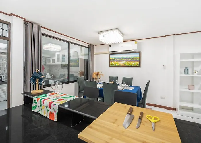 Miq Hk16, Huay Kwang Mrt, 3br, Pool Table *