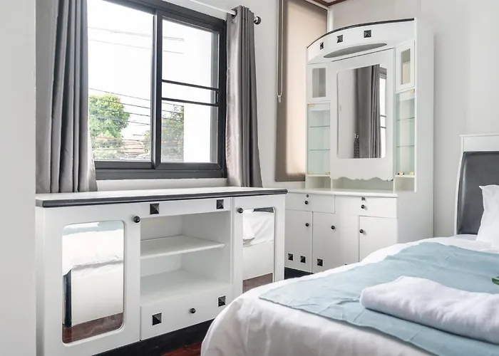 Miq Hk16, Huay Kwang Mrt, 3br, Pool Table فيلة *