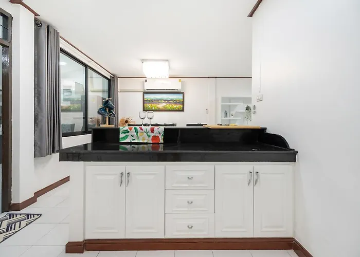Miq Hk16, Huay Kwang Mrt, 3br, Pool Table فيلة بانكوك