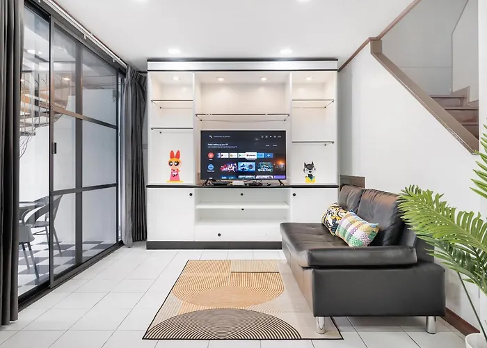 Miq Hk16, Huay Kwang Mrt, 3br, Pool Table فيلة
