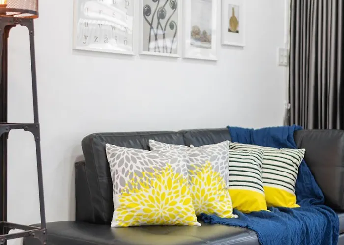 فيلة Miq Hk16, Huay Kwang Mrt, 3br, Pool Table بانكوك