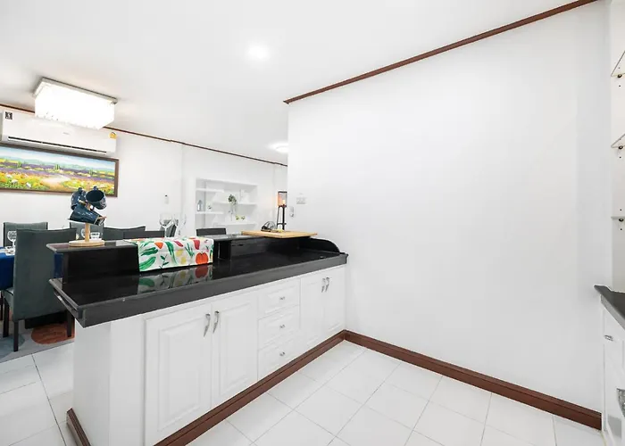 Miq Hk16, Huay Kwang Mrt, 3br, Pool Table