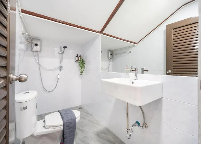 Miq Hk16, Huay Kwang Mrt, 3br, Pool Table فيلة